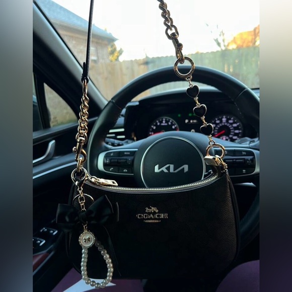 Bow bag charm/Keychain with Pearls - Picture 9 of 9